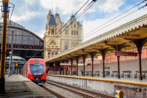 São Paulo, SP, 09/10/2018: Nova plataforma Luz-Aerpoporto de Guarulhos, na estação da Luz. Depois de inaugurar o ¿Conect¿, que sai do Brás e vai até Cumbica, com quatro paradas, o governo vai inaugurar uma linha que sai da Luz e vai direto ao aeroporto, sem paradas. (Foto Marcelo Justo)