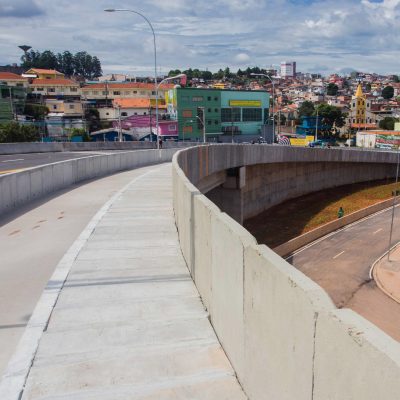 O Governador do Estado de São Paulo, Geraldo Alckmin, participou da Entrega do Viaduto Ameríndia (trecho Itapevi/Jandira do Corredor Itapevi/São Paulo) e trecho de viário, em Jandira. Local: Itapevi/SP. Data: 27/12/2017. Foto: Alexandre Carvalho/A2img